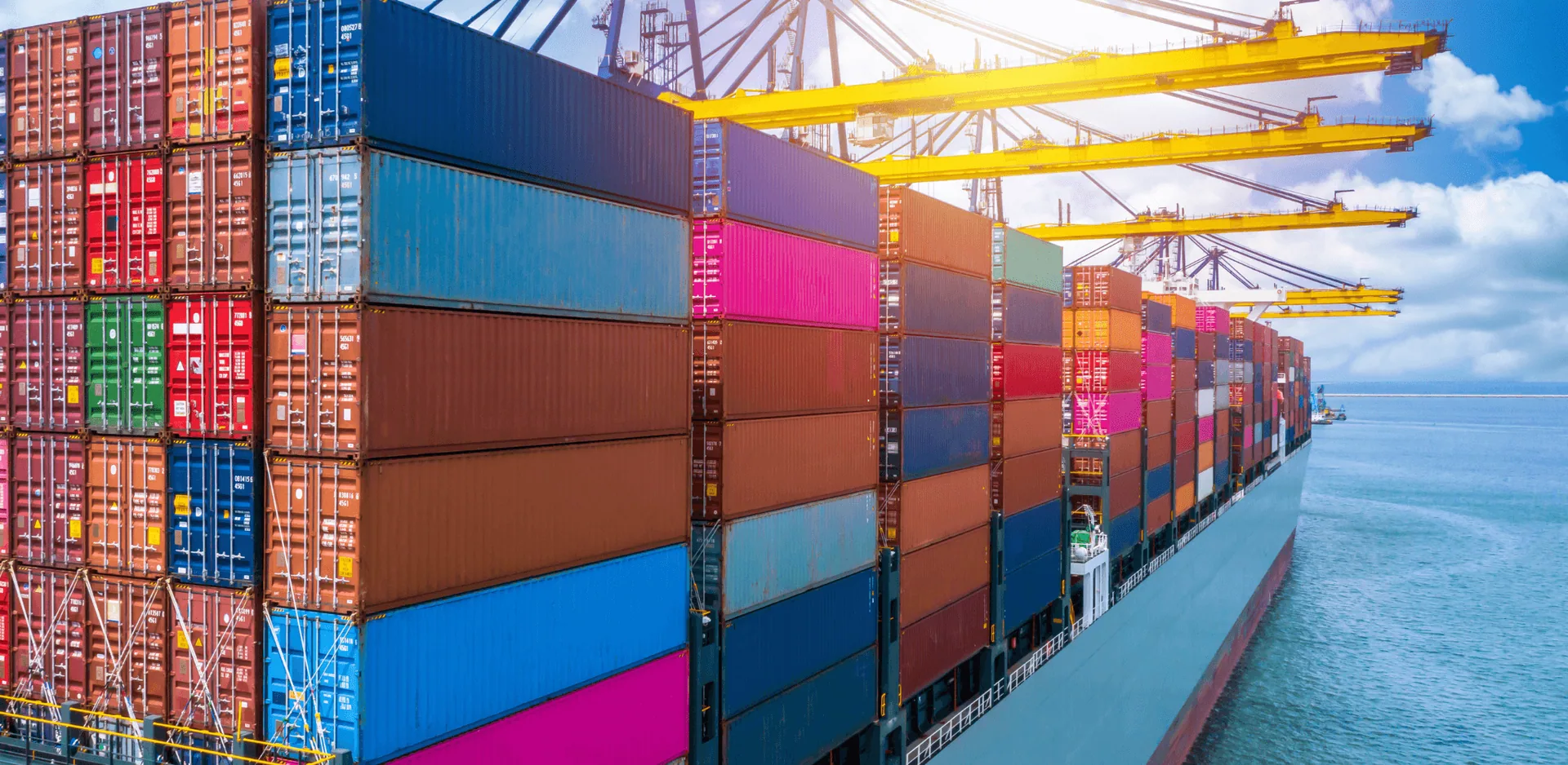 40' HC containers stacked